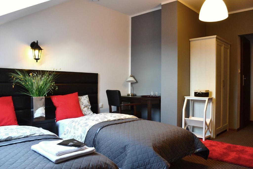 Hotel Graffit Swiebodzin Bagian luar foto