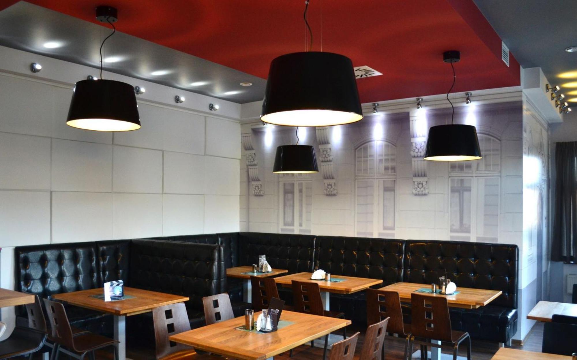 Hotel Graffit Swiebodzin Bagian luar foto