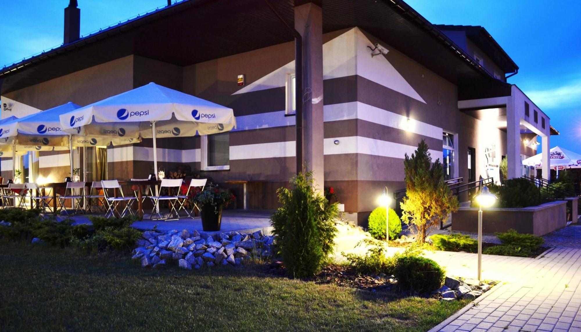 Hotel Graffit Swiebodzin Bagian luar foto