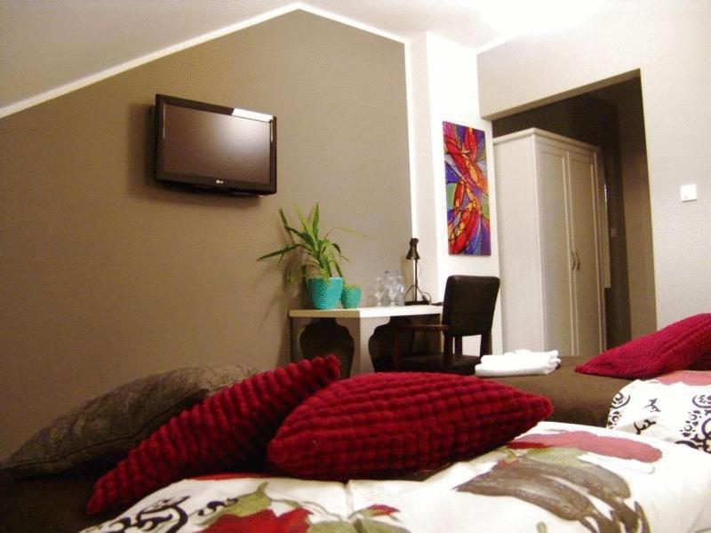 Hotel Graffit Swiebodzin Ruang foto